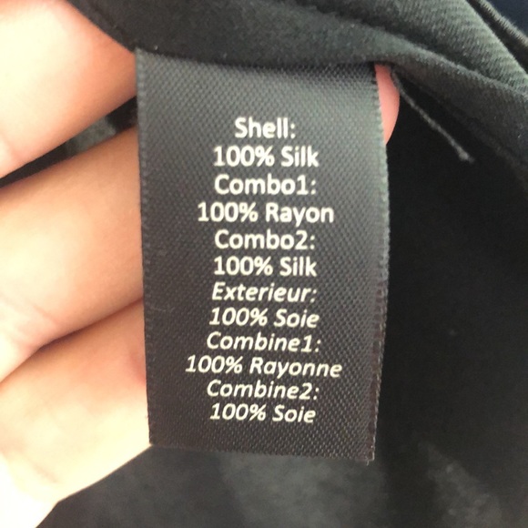 Pre-owned Elizabeth and James silk flowy black short sleeve blouse size large - Picture 3 of 7